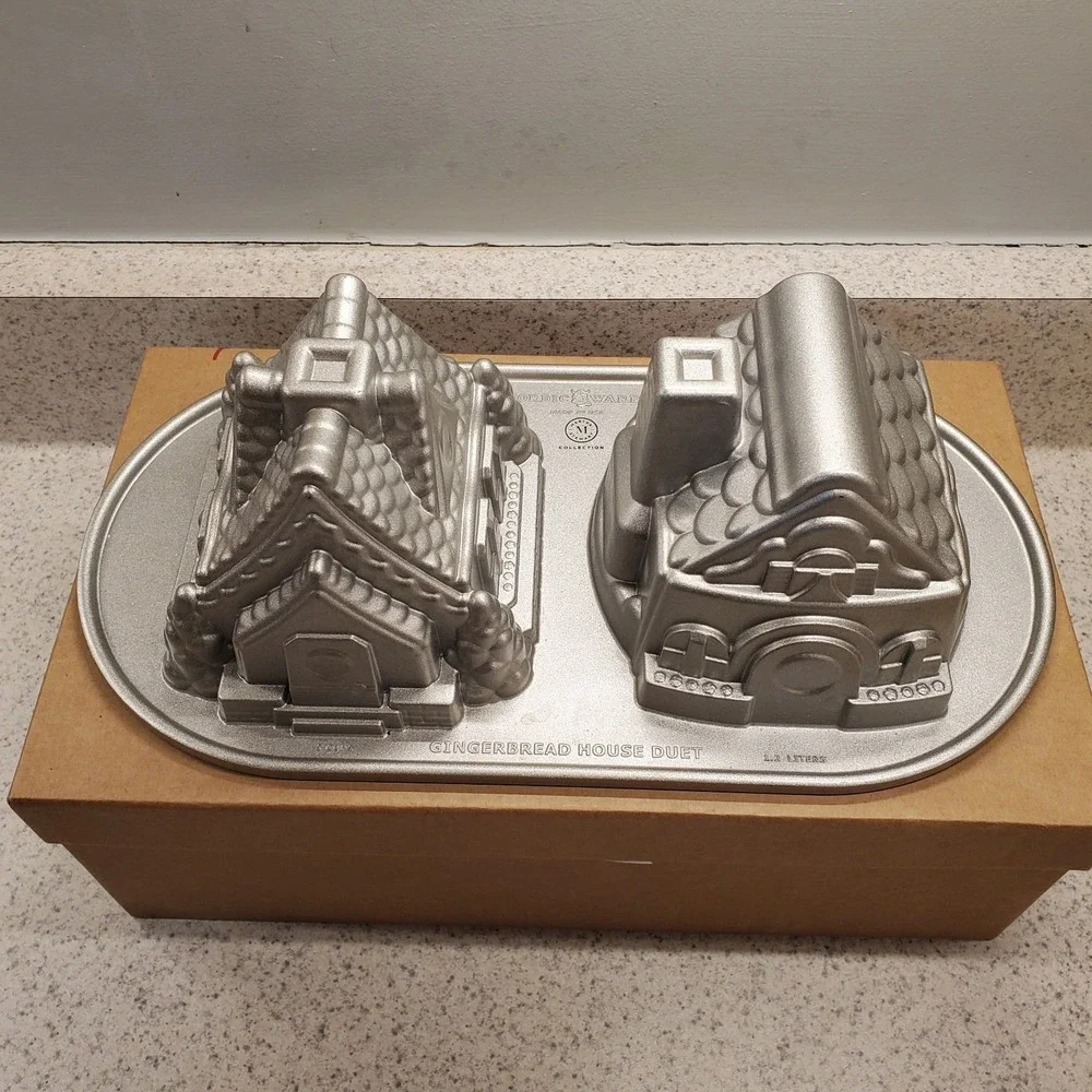 Nordic Ware Gingerbread House Cottage‎ Duet Baking Pan Mold No Collapsing Walls